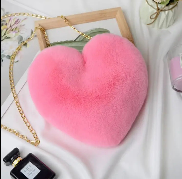 Women's Elegant Heart-Shaped Plush Crossbody Bag with Detachable Chain Strap