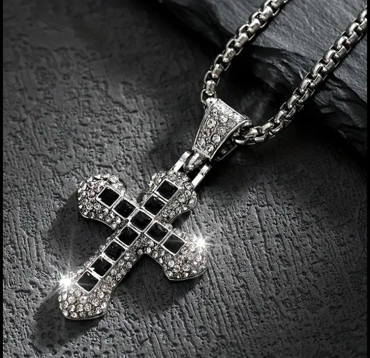 A Stylish European And American Water-drilled Men's Couple Gorgeous Hip-hop Pendant Necklace